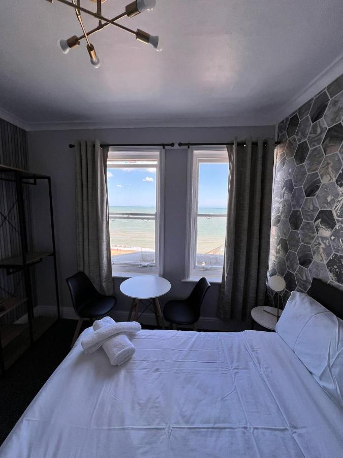Oyo Marine Parade Hotel, Eastbourne Pier Εξωτερικό φωτογραφία