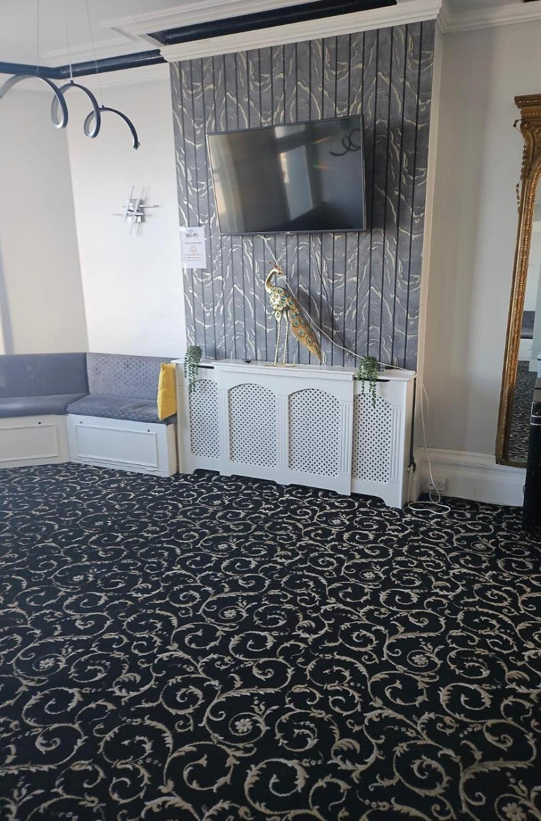 Oyo Marine Parade Hotel, Eastbourne Pier Εξωτερικό φωτογραφία
