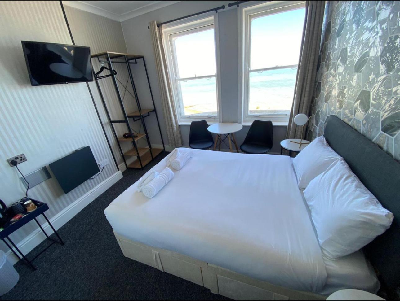 Oyo Marine Parade Hotel, Eastbourne Pier Εξωτερικό φωτογραφία
