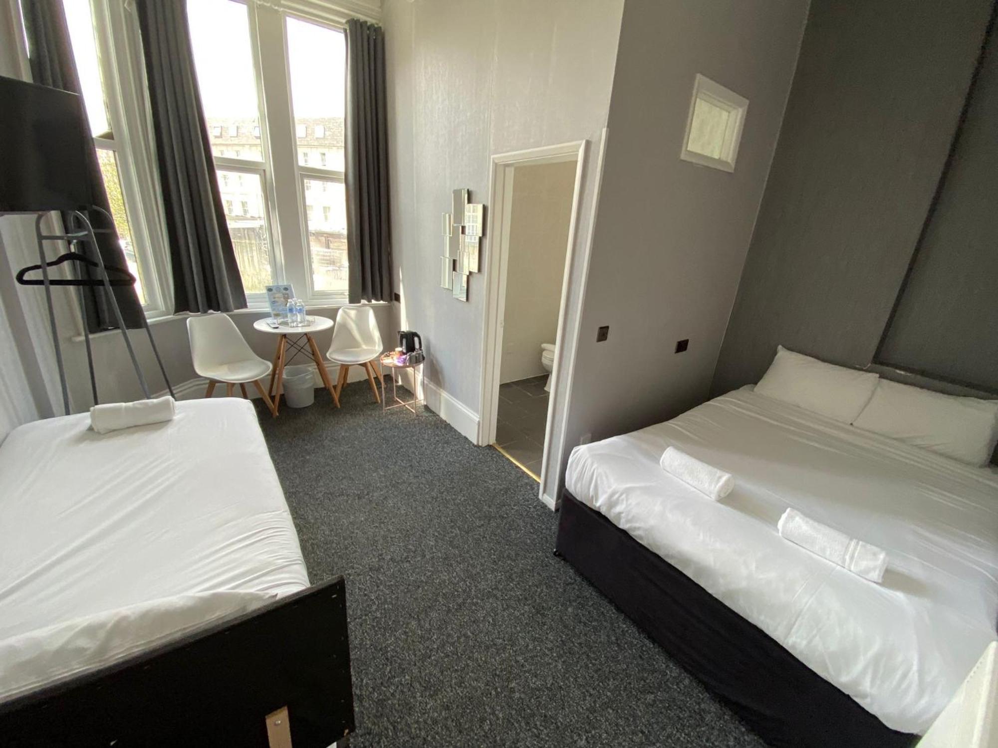 Oyo Marine Parade Hotel, Eastbourne Pier Εξωτερικό φωτογραφία