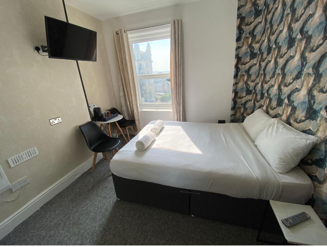 Oyo Marine Parade Hotel, Eastbourne Pier Εξωτερικό φωτογραφία