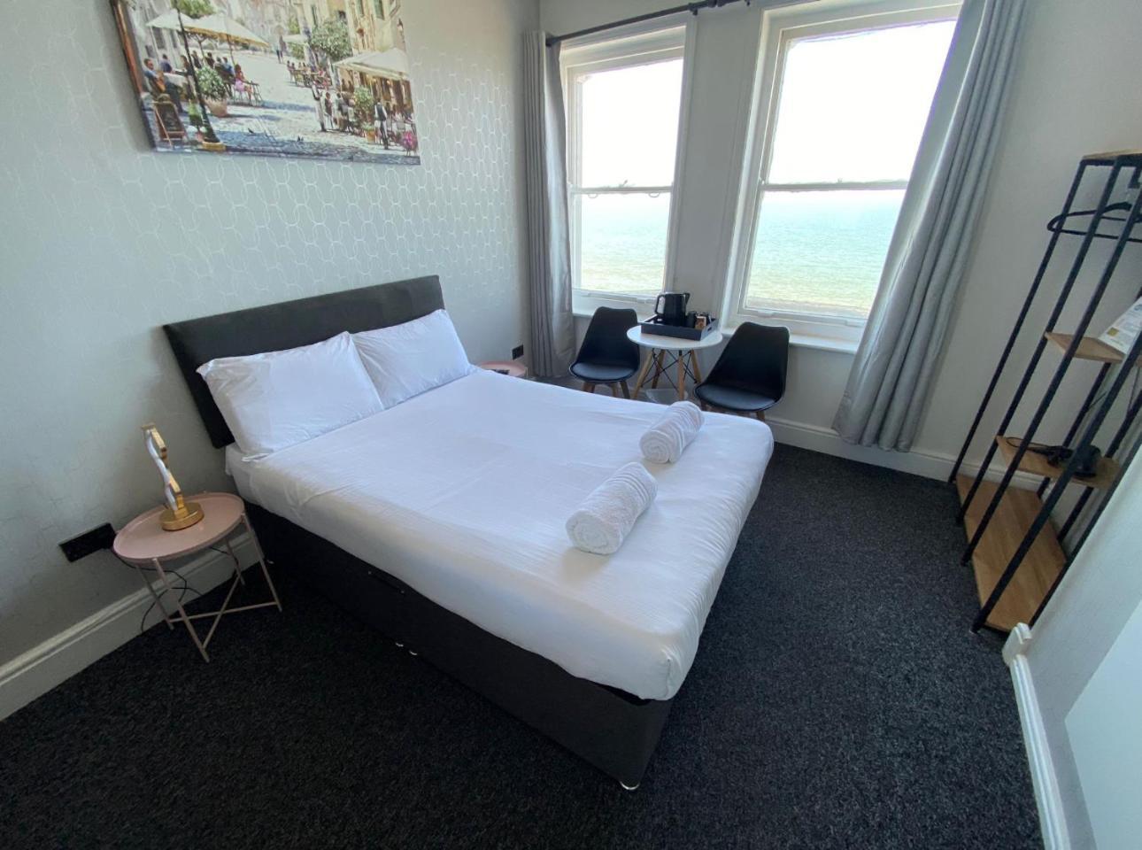 Oyo Marine Parade Hotel, Eastbourne Pier Εξωτερικό φωτογραφία